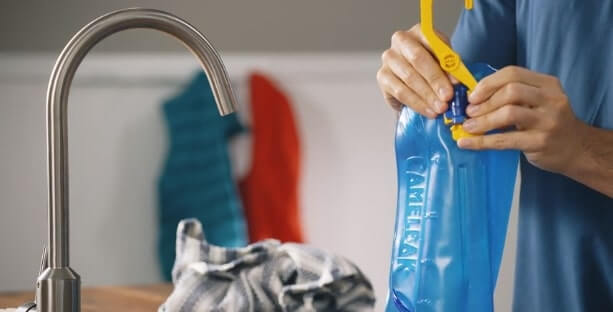 how to clean a hydration bladder