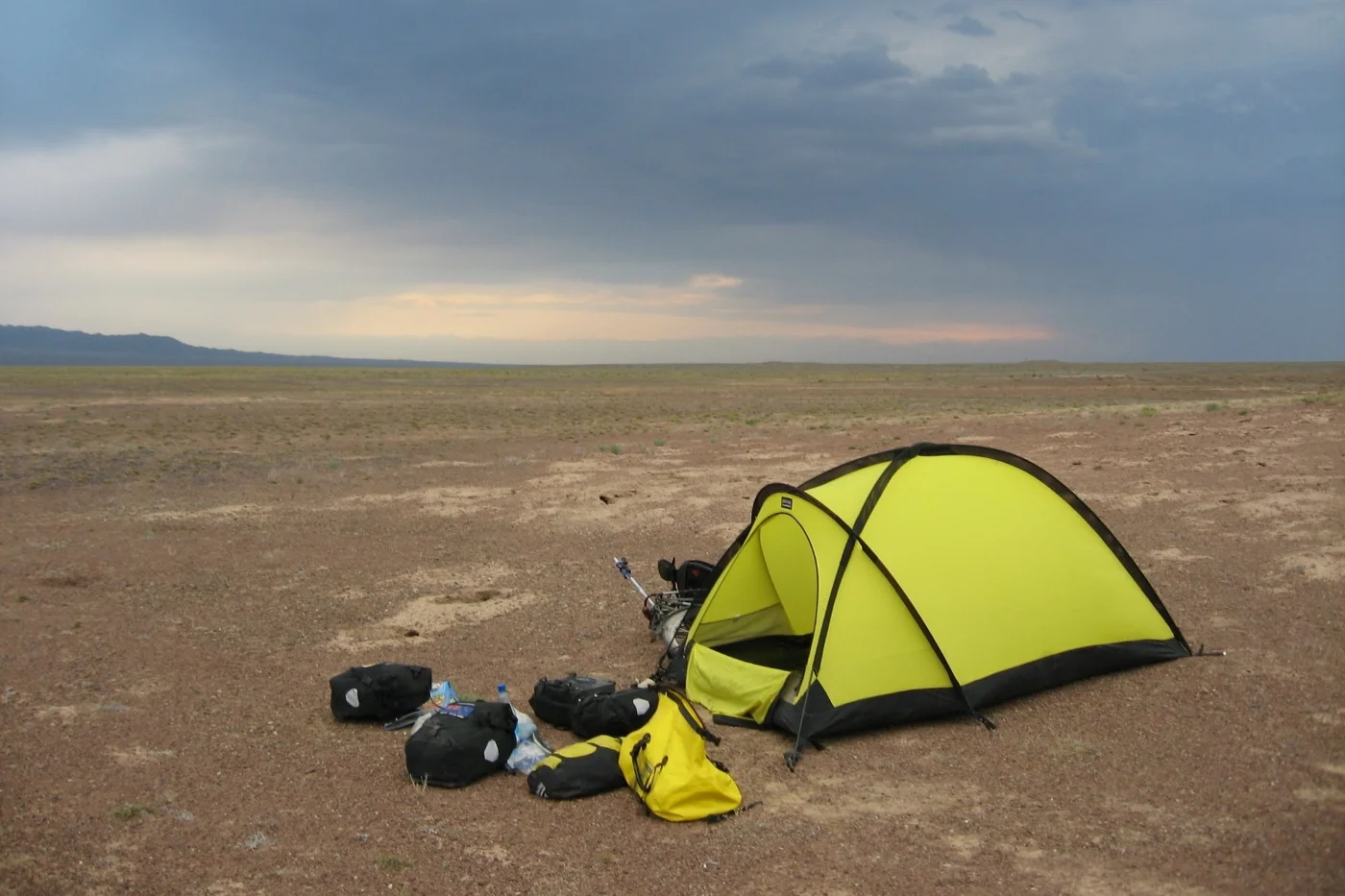 a lime-colored tent on the way to Sharin Canyon