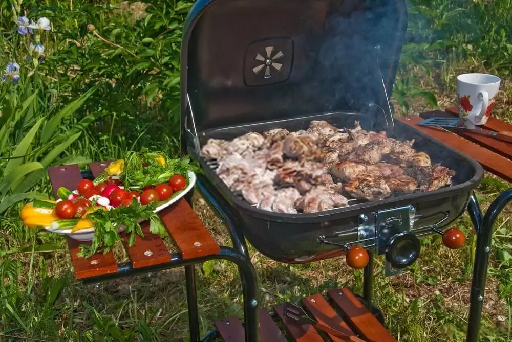 shelves on a cooking grill