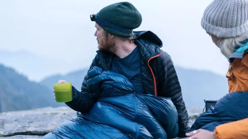 sleeping bag showing zipper