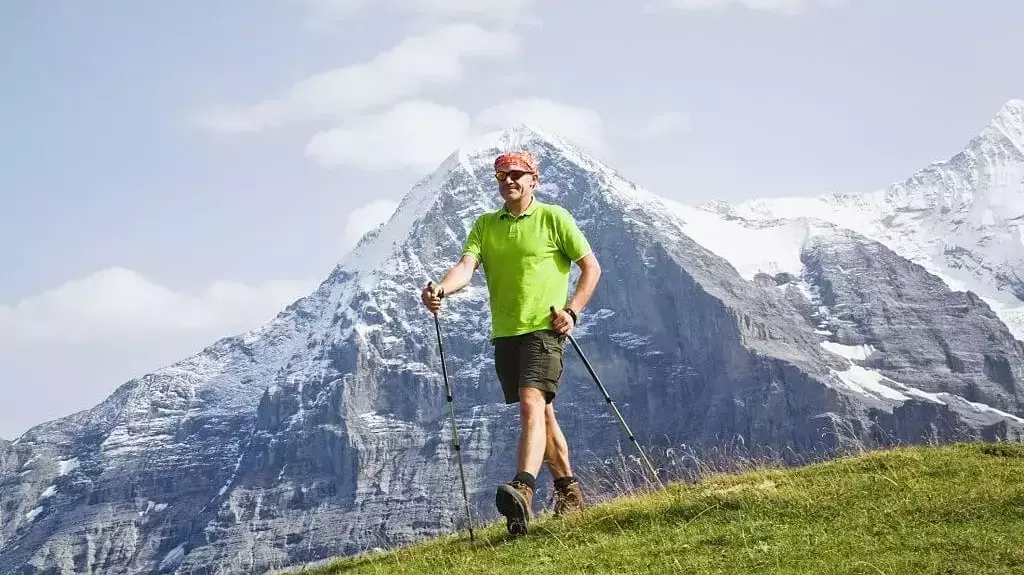 sizing the hiking poles for downhill descent